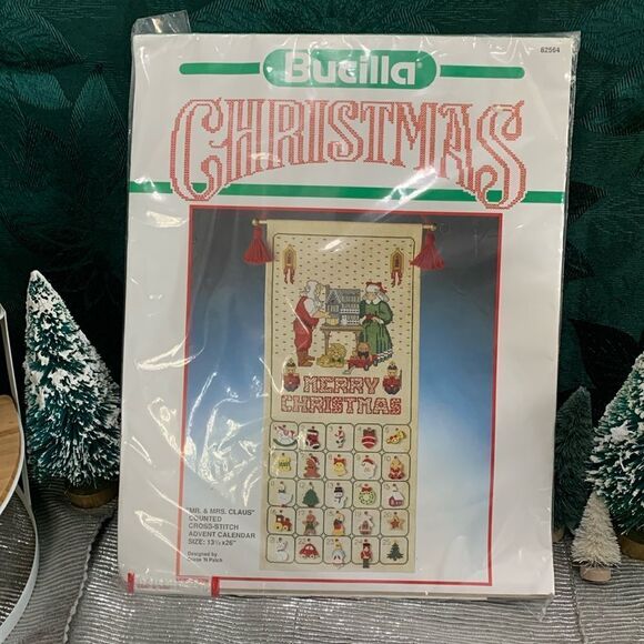 Bucilla Christmas Counted
Cross-Stitch Advent Calendar Kit Mr
& Mrs Claus 82564 - Picture 1 of 14